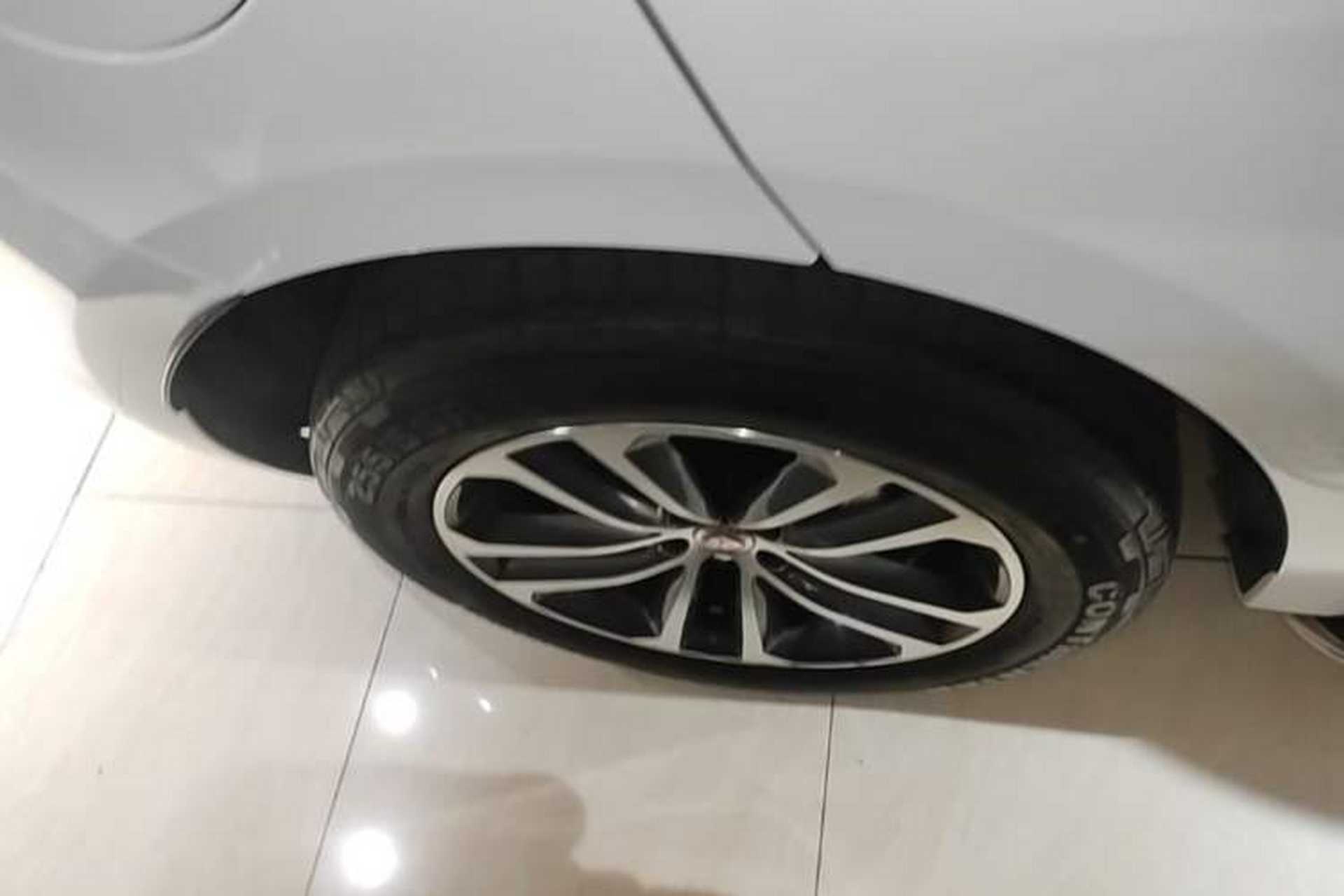Used Jaguar F-PACE 2018 2.0T All-Wheel Drive R-Sport Sport Edition Right Rear Wheel Hub