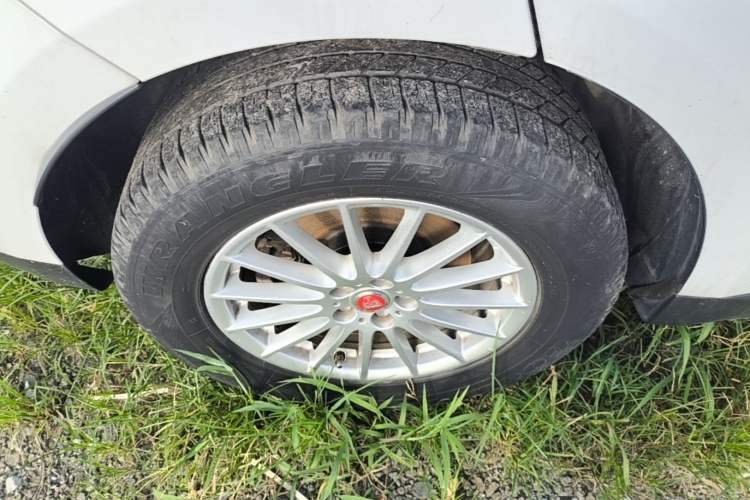 Used Jaguar F-PACE 2018 2.0T Four-Wheel Drive Urban Luxury Edition Right Rear Wheel Hub