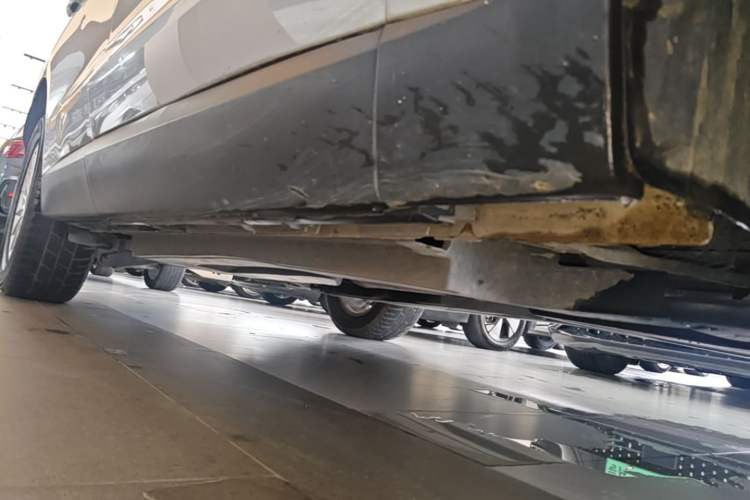 Used Jaguar F-PACE 2018 2.0T Four-Wheel Drive Urban Luxury Edition Right Side Sill