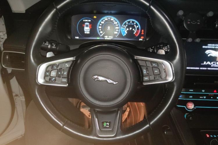 Used Jaguar F-PACE 2018 2.0T All-Wheel Drive R-Sport Sport Edition Steering Wheel