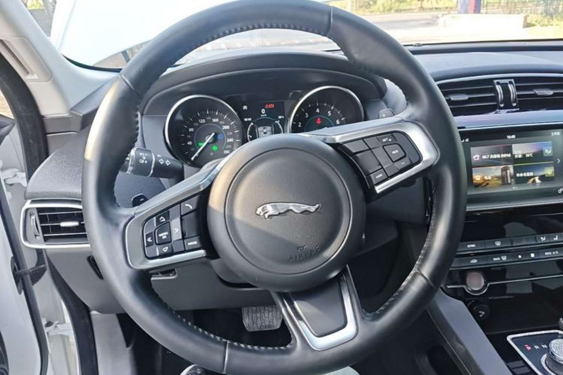 Used Jaguar F-PACE 2018 2.0T Four-Wheel Drive Urban Luxury Edition Steering Wheel
