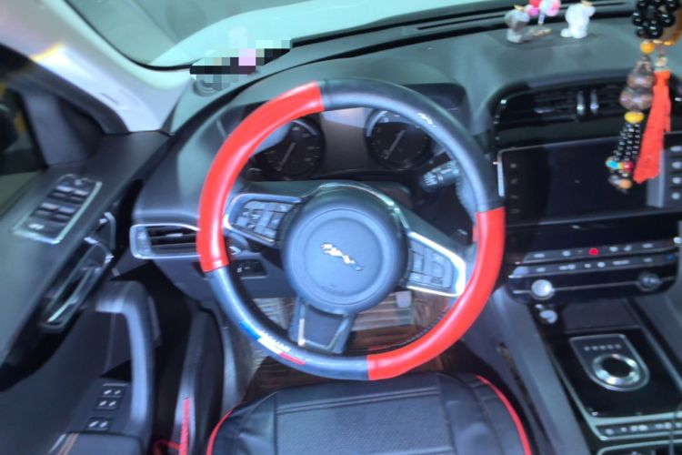 Used Jaguar F-PACE 2018 2.0T Four-Wheel Drive Urban Luxury Edition Steering Wheel