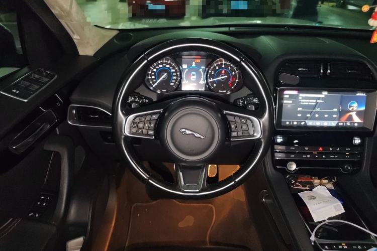 Used Jaguar F-PACE 2018 2.0T Four-Wheel Drive Urban Luxury Edition Steering Wheel