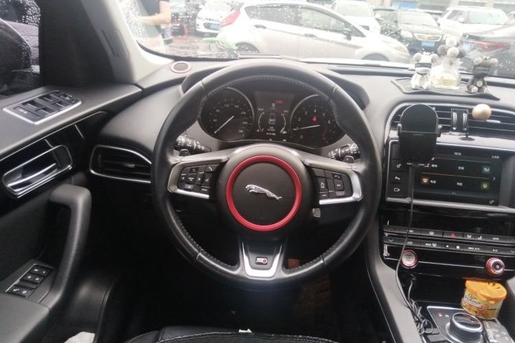 Used Jaguar F-PACE 2018 2.0T Four-Wheel Drive Urban Luxury Edition Steering Wheel
