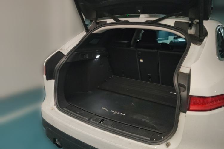 Used Jaguar F-PACE 2018 2.0T All-Wheel Drive R-Sport Sport Edition Trunk
