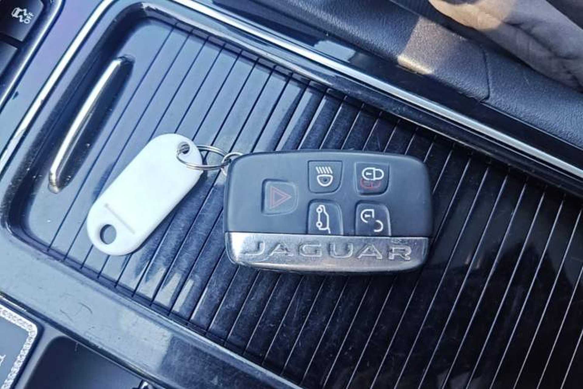 Used Jaguar F-PACE 2018 2.0T Four-Wheel Drive Urban Luxury Edition Vehicle Key