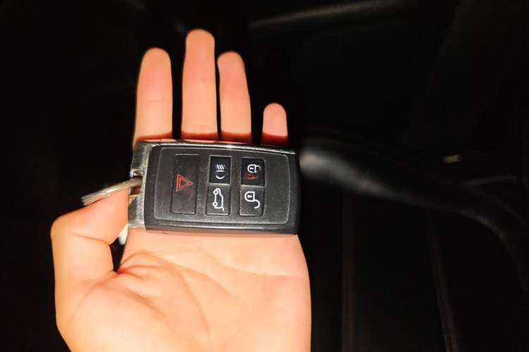 Used Jaguar F-PACE 2018 2.0T Four-Wheel Drive Urban Luxury Edition Vehicle Key