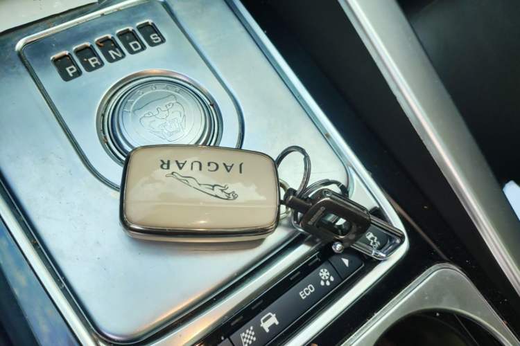 Used Jaguar F-PACE 2018 2.0T Four-Wheel Drive Urban Luxury Edition Vehicle Key