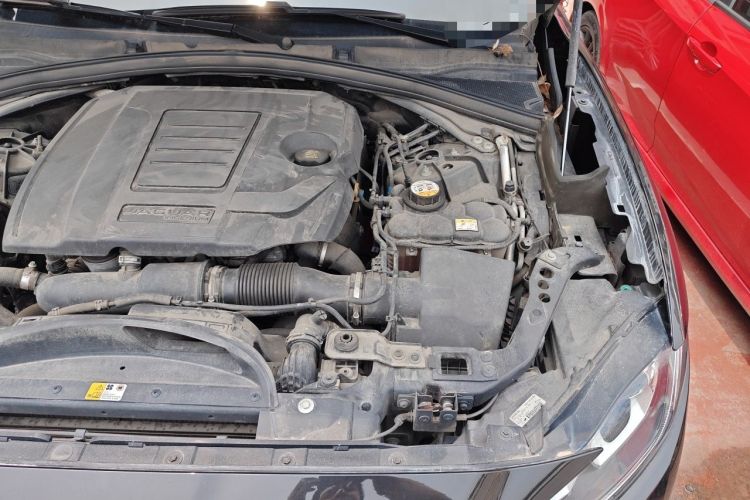 Used Jaguar F-PACE 2019 2.0T Four-Wheel Drive Urban Luxury Edition Engine Bay Left
