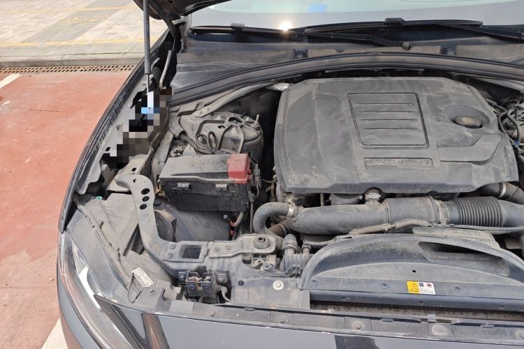 Used Jaguar F-PACE 2019 2.0T Four-Wheel Drive Urban Luxury Edition Engine Bay Right