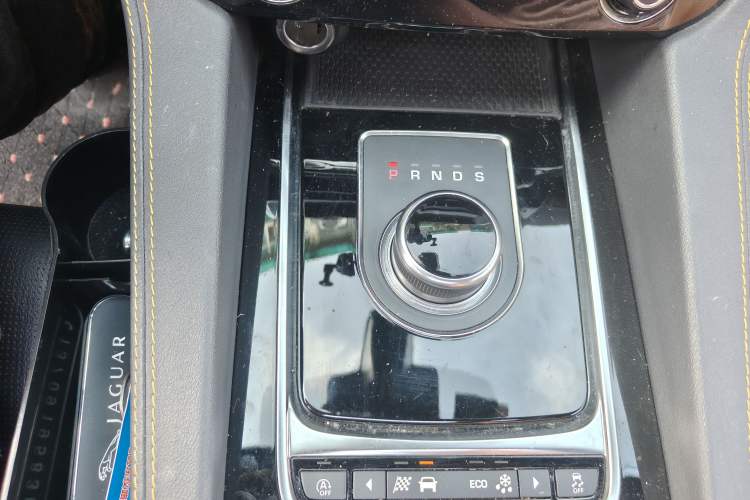 Used Jaguar F-PACE 2019 2.0T All-Wheel Drive R-Sport Sport Edition Gear Lever