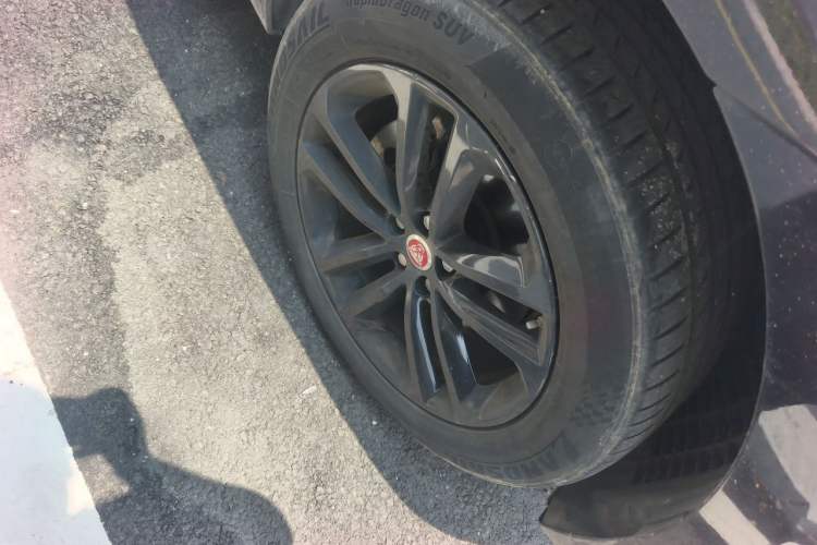 Used Jaguar F-PACE 2019 2.0T Four-Wheel Drive Urban Luxury Edition Right Front Wheel Hub