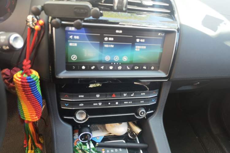 Used Jaguar F-PACE 2019 2.0T Four-Wheel Drive Urban Luxury Edition Audio And AC Panel