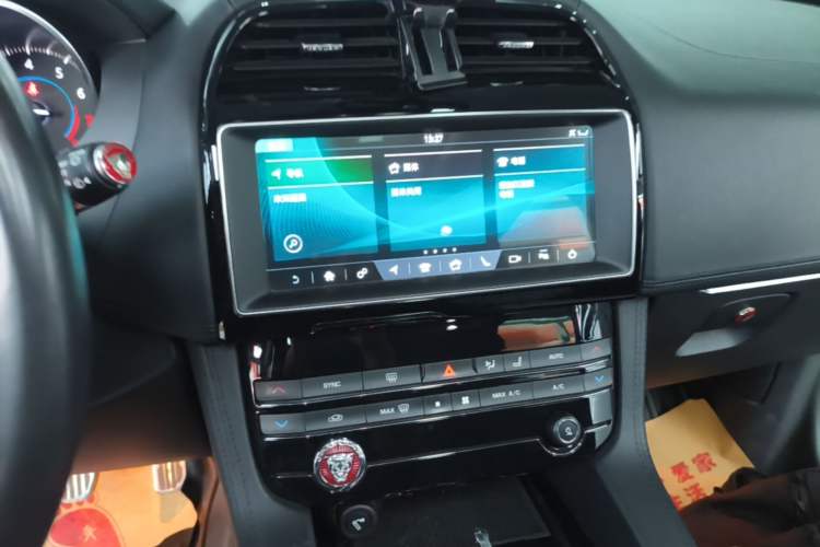 Used Jaguar F-PACE 2019 2.0T Four-Wheel Drive Urban Luxury Edition Audio And AC Panel