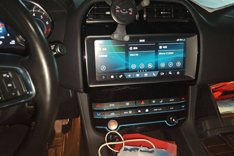 Used Jaguar F-PACE 2019 2.0T Four-Wheel Drive Urban Luxury Edition Audio And AC Panel