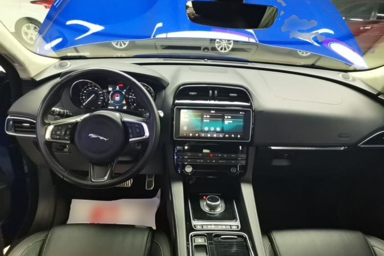 Used Jaguar F-PACE 2019 2.0T Four-Wheel Drive Urban Luxury Edition Center Console