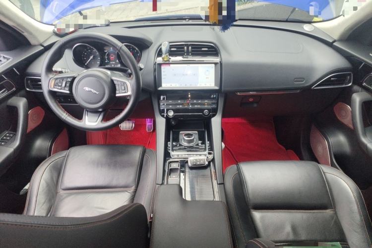 Used Jaguar F-PACE 2019 2.0T Two-Wheel Drive Urban Deluxe Edition Center Console