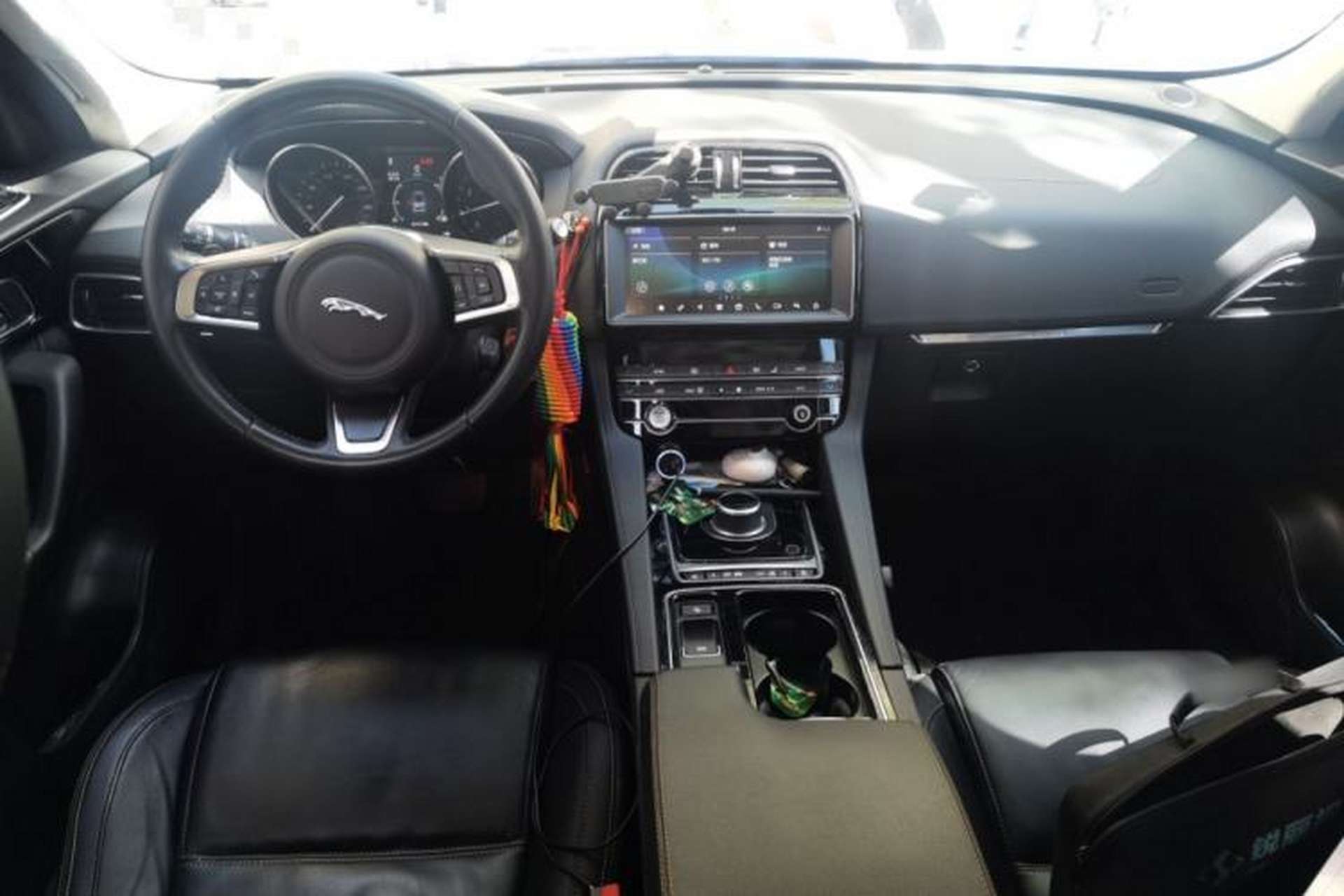 Used Jaguar F-PACE 2019 2.0T Four-Wheel Drive Urban Luxury Edition Center Console