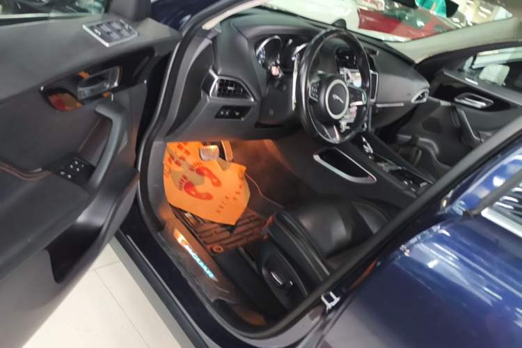 Used Jaguar F-PACE 2019 2.0T Four-Wheel Drive Urban Luxury Edition Driver Seat