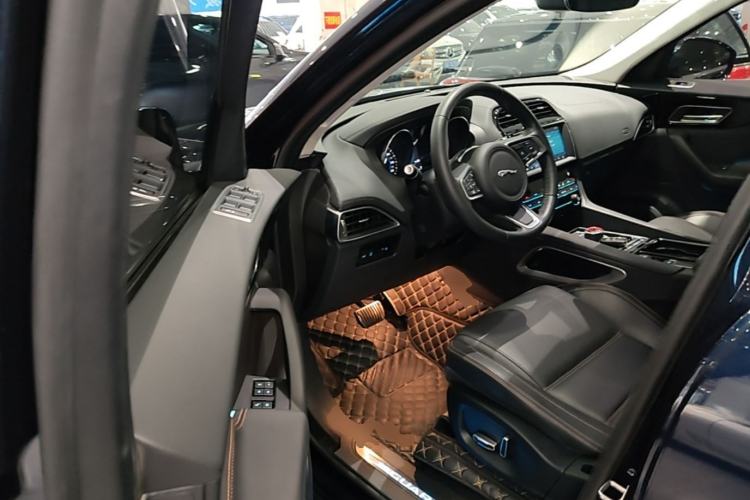 Used Jaguar F-PACE 2019 2.0T Two-Wheel Drive Urban Deluxe Edition Driver Seat