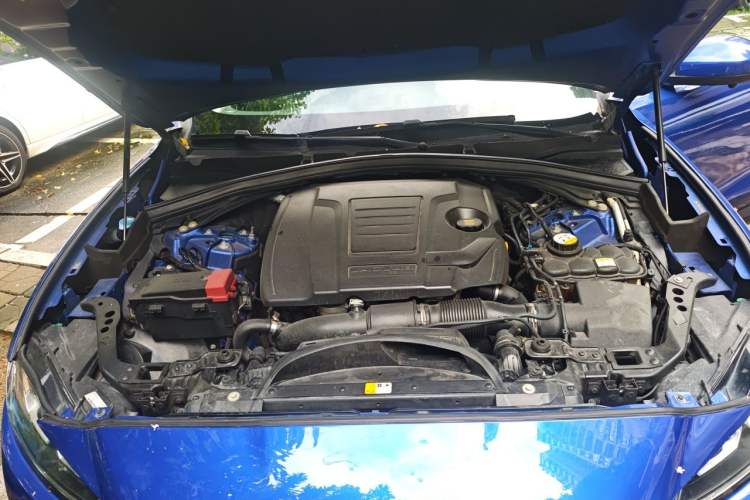 Used Jaguar F-PACE 2019 2.0T Four-Wheel Drive Urban Luxury Edition Engine Bay