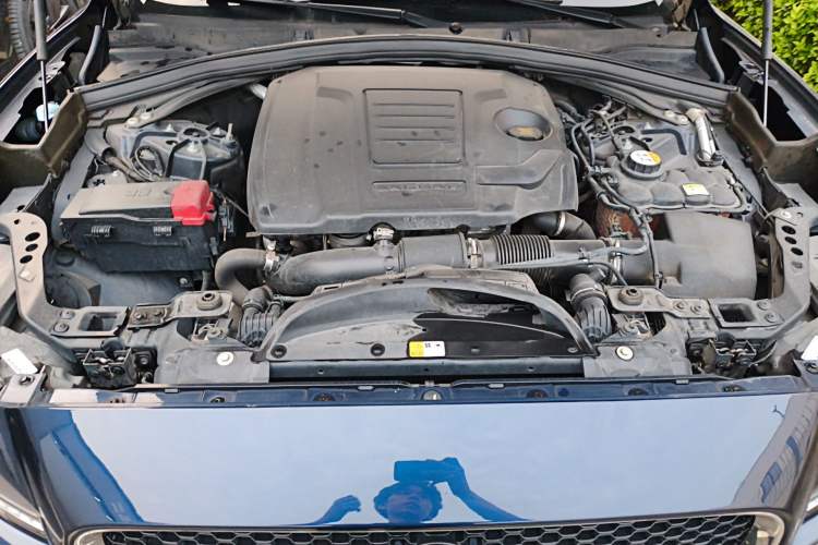 Used Jaguar F-PACE 2019 2.0T Four-Wheel Drive Urban Luxury Edition Engine Bay
