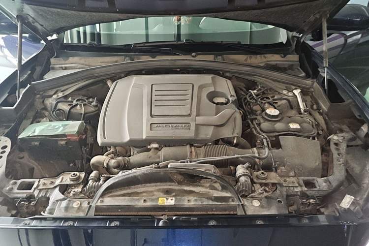 Used Jaguar F-PACE 2019 2.0T Four-Wheel Drive Urban Luxury Edition Engine Bay