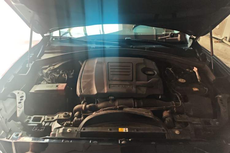 Used Jaguar F-PACE 2019 2.0T Four-Wheel Drive Urban Luxury Edition Engine Bay