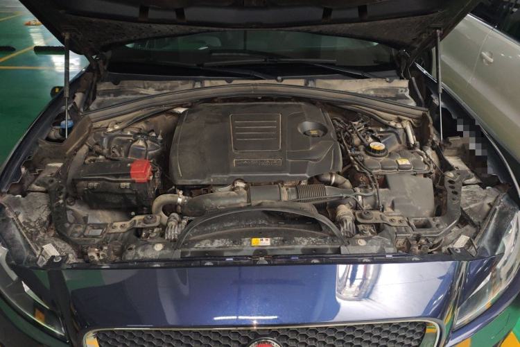 Used Jaguar F-PACE 2019 2.0T Four-Wheel Drive Urban Luxury Edition Engine Bay