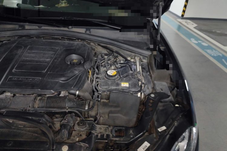 Used Jaguar F-PACE 2019 2.0T Four-Wheel Drive Urban Luxury Edition Engine Bay Left