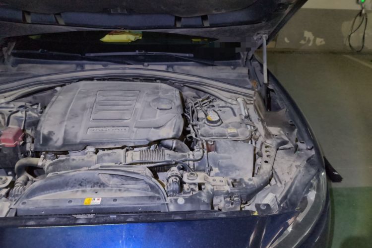 Used Jaguar F-PACE 2019 2.0T Four-Wheel Drive Urban Luxury Edition Engine Bay Left