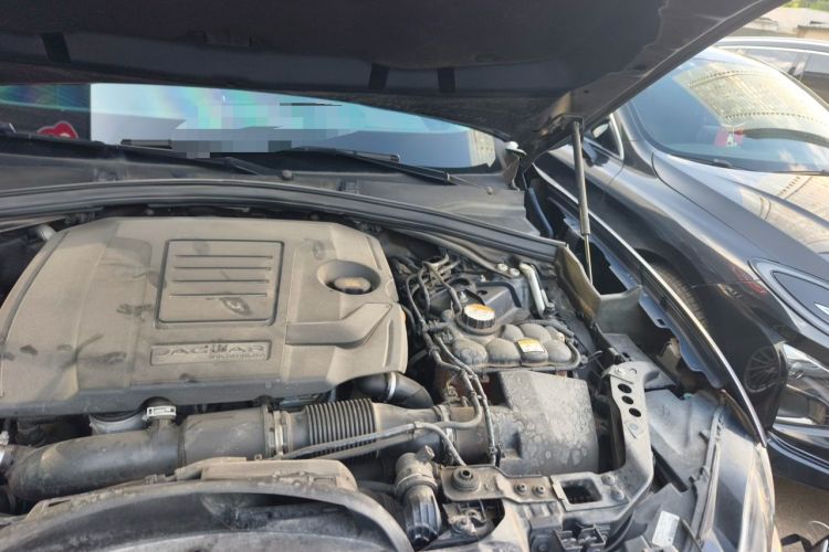 Used Jaguar F-PACE 2019 2.0T Four-Wheel Drive Urban Luxury Edition Engine Bay Left
