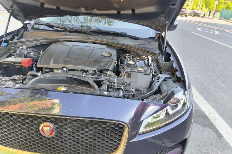 Used Jaguar F-PACE 2019 2.0T Four-Wheel Drive Urban Luxury Edition Engine Bay Left