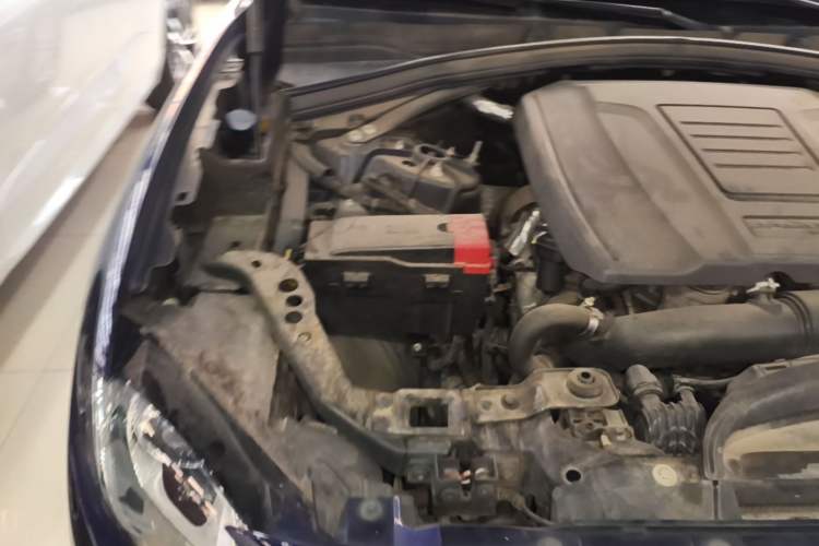 Used Jaguar F-PACE 2019 2.0T Four-Wheel Drive Urban Luxury Edition Engine Bay Right