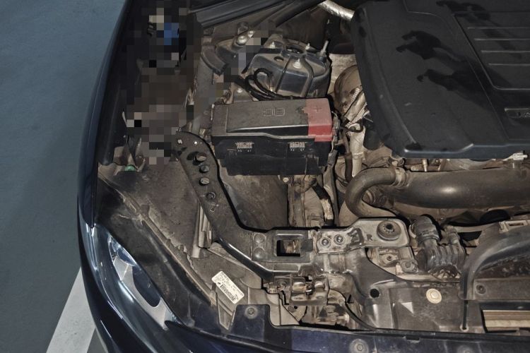Used Jaguar F-PACE 2019 2.0T Four-Wheel Drive Urban Luxury Edition Engine Bay Right