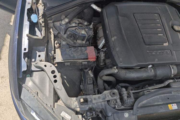 Used Jaguar F-PACE 2019 2.0T All-Wheel Drive R-Sport Sport Edition Engine Bay Right