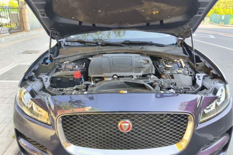 Used Jaguar F-PACE 2019 2.0T Four-Wheel Drive Urban Luxury Edition Engine Bay