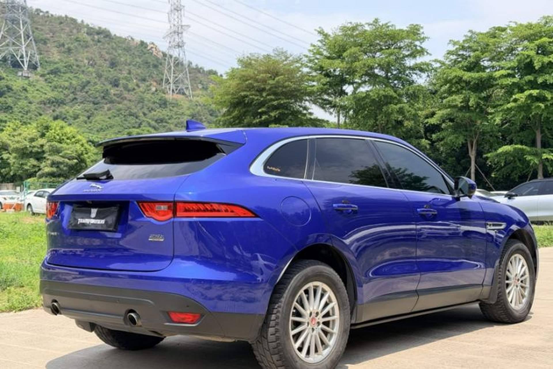 Used Jaguar F-PACE 2019 2.0T Four-Wheel Drive Urban Luxury Edition Exterior 3