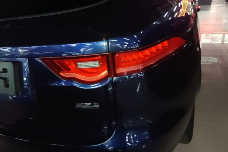 Used Jaguar F-PACE 2019 2.0T Four-Wheel Drive Urban Luxury Edition Exterior 3