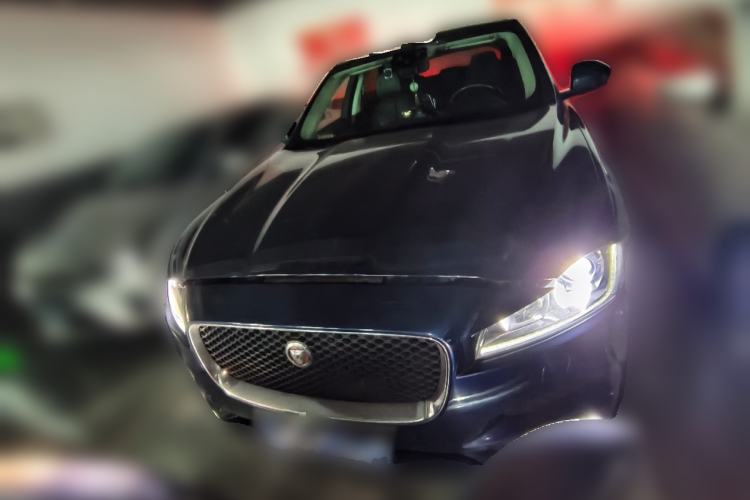 Used Jaguar F-PACE 2019 2.0T Four-Wheel Drive Urban Luxury Edition Front