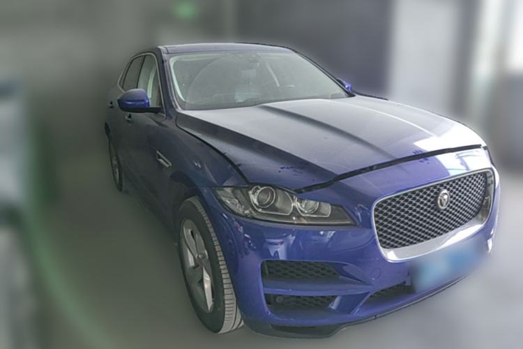 Used Jaguar F-PACE 2019 2.0T All-Wheel Drive R-Sport Sport Edition Front Right 45 Deg