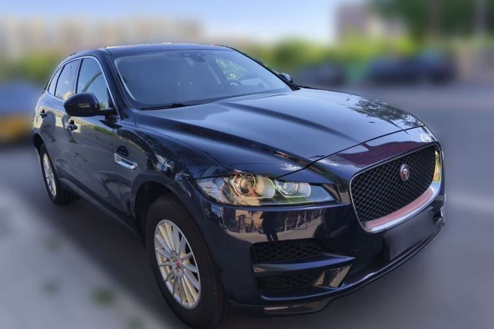 Used Jaguar F-PACE 2019 2.0T Four-Wheel Drive Urban Luxury Edition Front Right 45 Deg