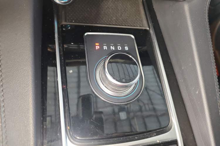Used Jaguar F-PACE 2019 2.0T Four-Wheel Drive Urban Luxury Edition Gear Lever