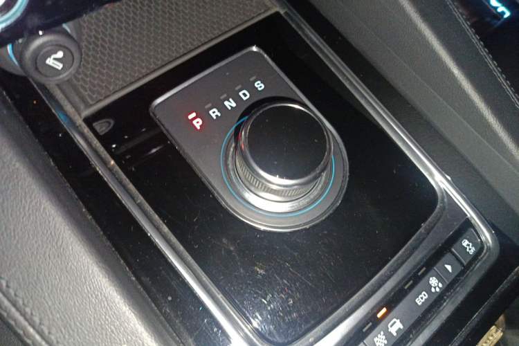 Used Jaguar F-PACE 2019 2.0T Four-Wheel Drive Urban Luxury Edition Gear Lever