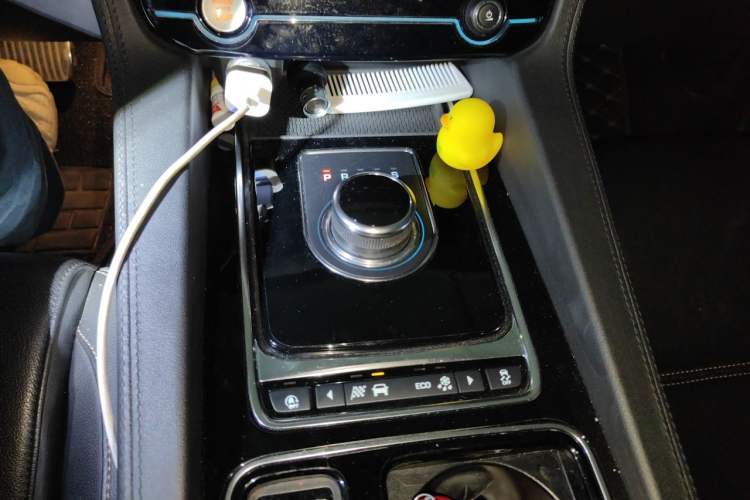 Used Jaguar F-PACE 2019 2.0T Four-Wheel Drive Urban Luxury Edition Gear Lever