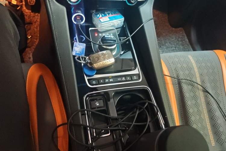 Used Jaguar F-PACE 2019 2.0T Four-Wheel Drive Urban Luxury Edition Gear Lever