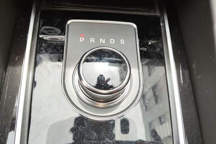 Used Jaguar F-PACE 2019 2.0T Two-Wheel Drive Urban Deluxe Edition Gear Lever