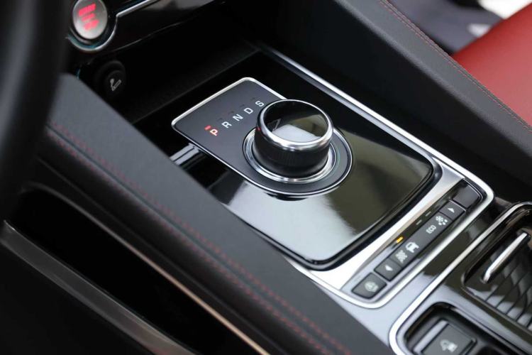 Used Jaguar F-PACE 2019 2.0T All-Wheel Drive R-Sport Sport Edition Gear Lever