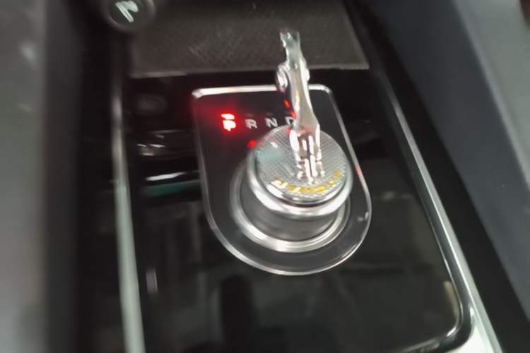 Used Jaguar F-PACE 2019 2.0T Four-Wheel Drive Urban Luxury Edition Gear Lever