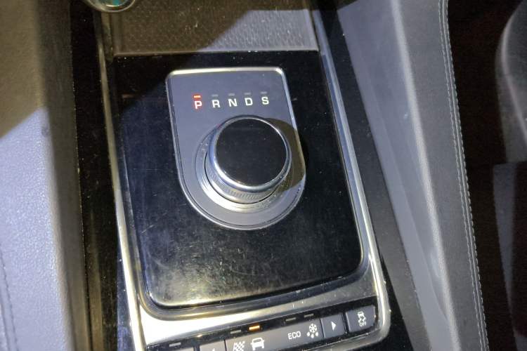 Used Jaguar F-PACE 2019 2.0T Four-Wheel Drive Urban Luxury Edition Gear Lever